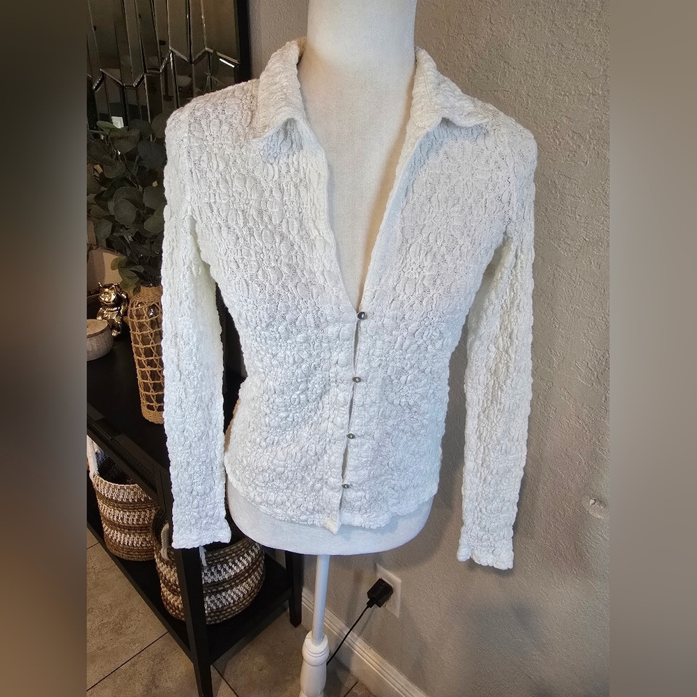 Lucy Paris Women's Textured Long Sleeve Collared Button Down White Shirt S